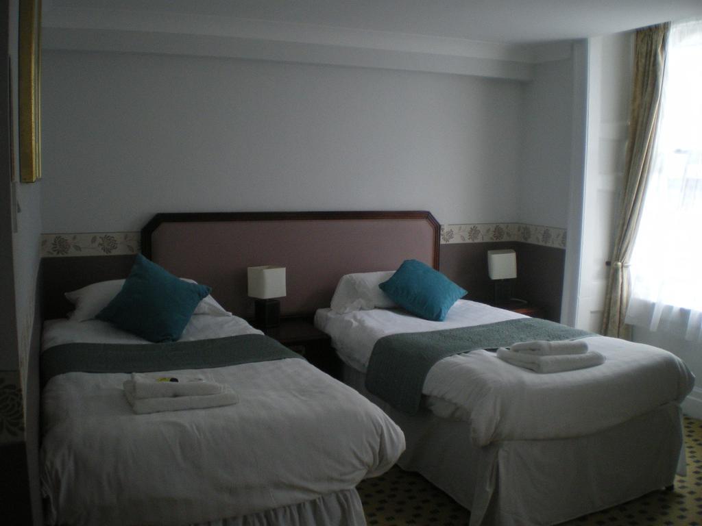 Crown Hotel Pwllheli Habitación foto