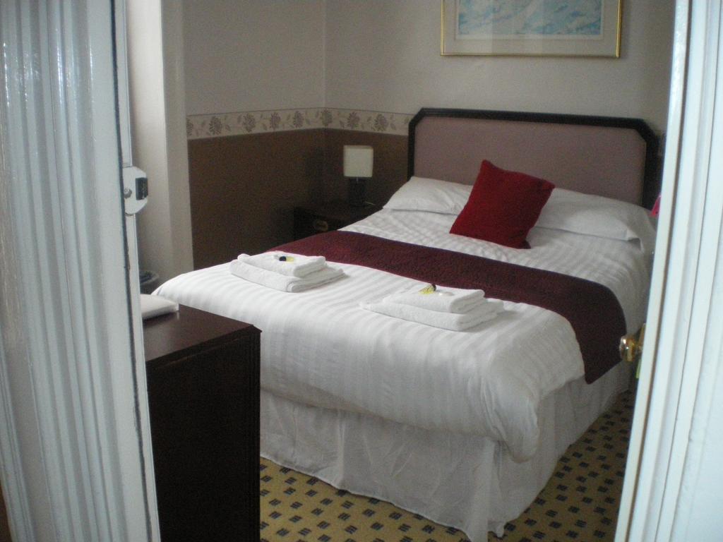 Crown Hotel Pwllheli Habitación foto